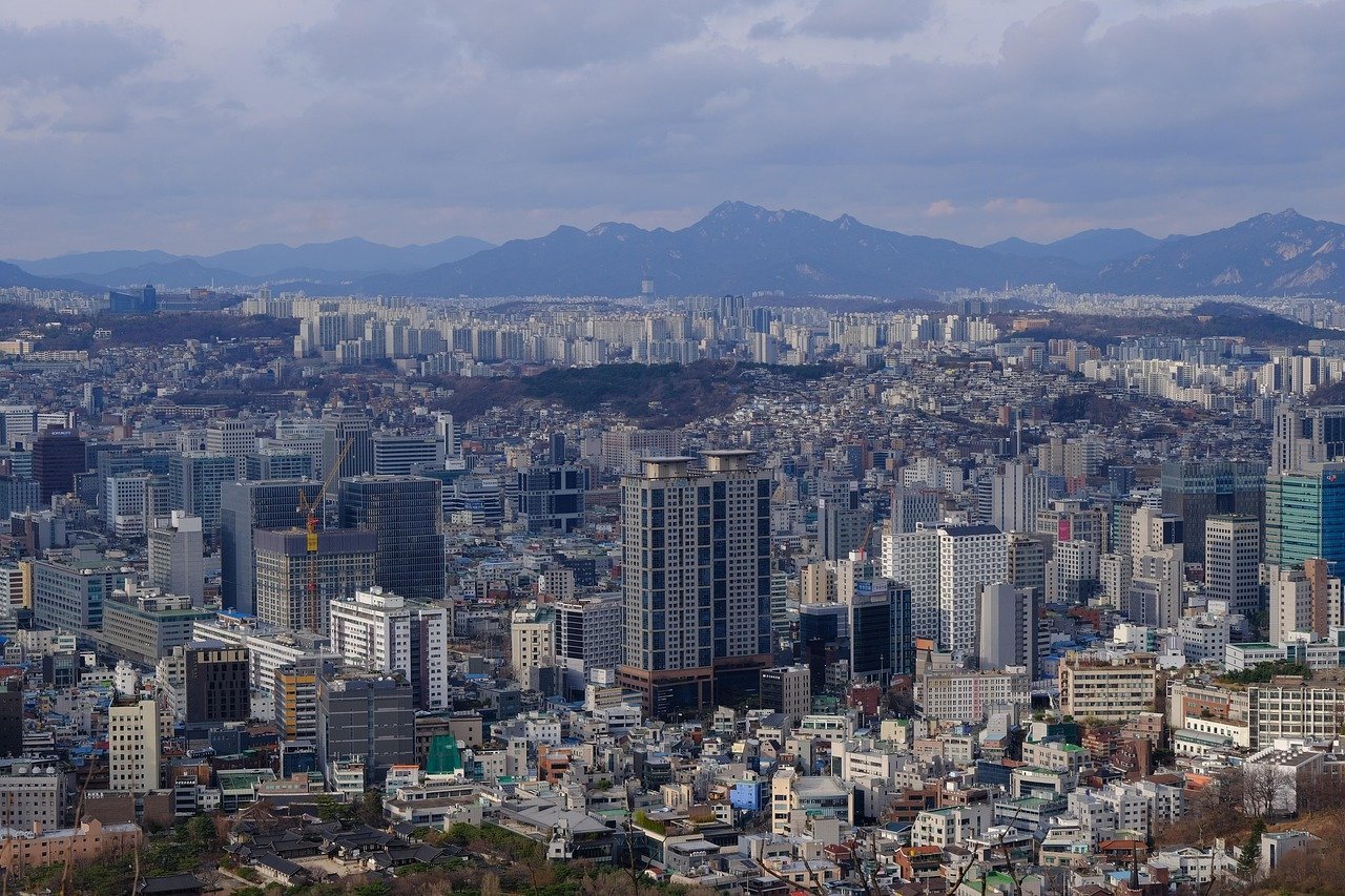 Seoul scene illustrating 4 day Seoul itinerary.