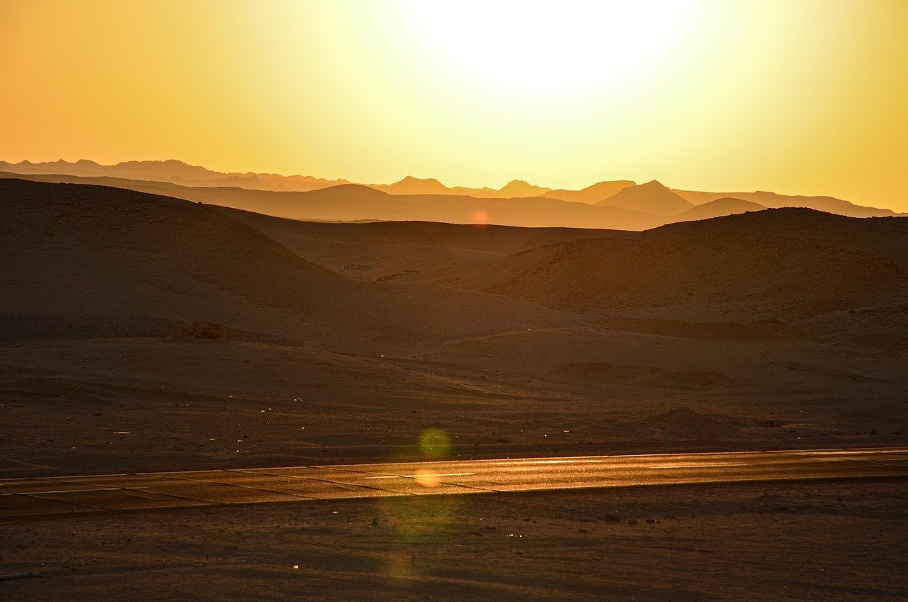 Egypt scene illustrating is Egypt safe to travel.
